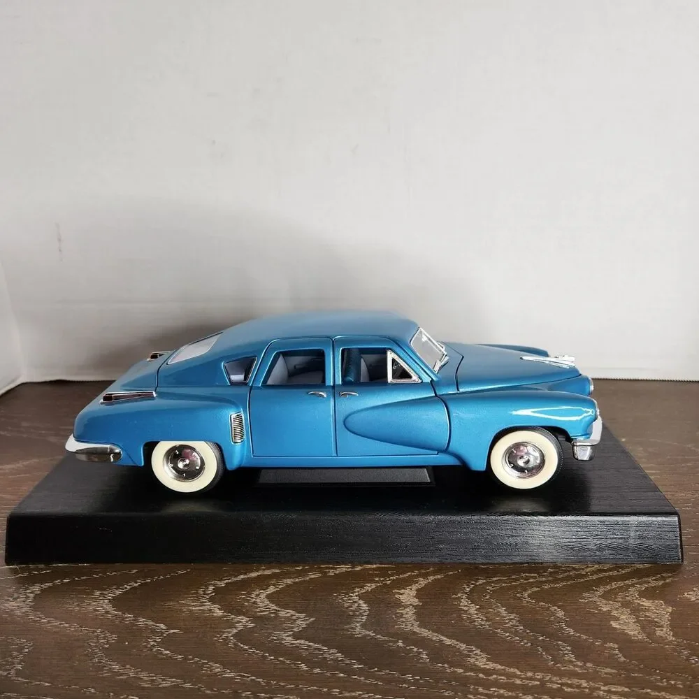 Road Legends 1948 Aqua Blue Tucker 1:18 Diecast Car # 92268 With Box and Stand
